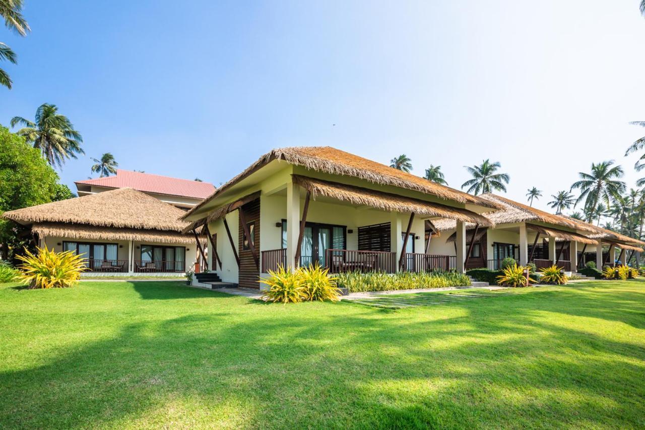 Eskala Hotels And Resorts Ngwesaung Exterior photo